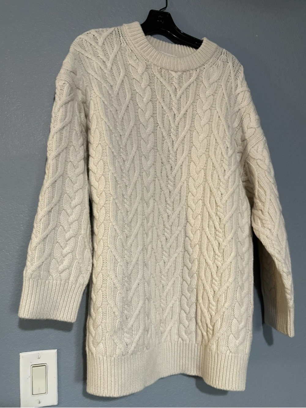 NWOT ARITZIA THE GROUP BY  BABATON  CABLE KNIT SWEATER